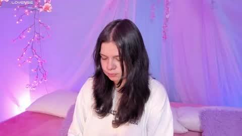 Snapshot of alissa_cute1 chatting on 07/07/26, 03:42 Mia online show from 07/07/26, 03:42