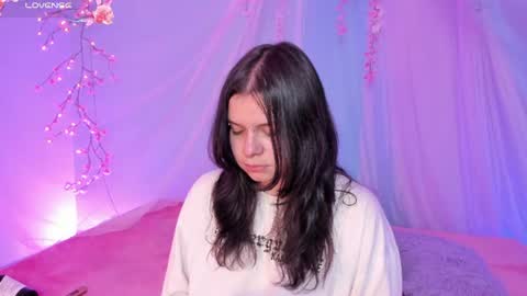 Snapshot of alissa_cute1 chatting on 07/07/26, 06:47 Mia online show from 07/07/26, 06:47
