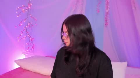 Snapshot of alissa_cute1 chatting on 07/10/26, 04:06 Mia online show from 07/10/26, 04:06
