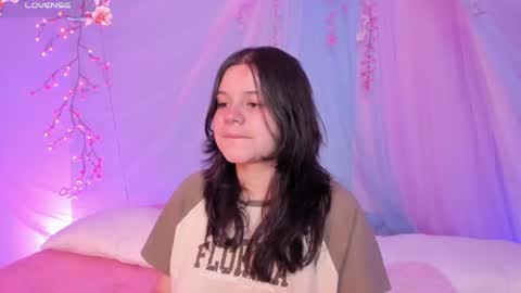 Snapshot of alissa_cute1 chatting on 07/25/26, 03:04 Mia online show from 07/25/26, 03:04
