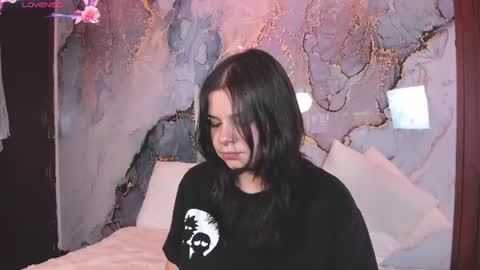 Snapshot of alissa_cute1 chatting on 08/02/26, 04:00 Mia online show from 08/02/26, 04:00