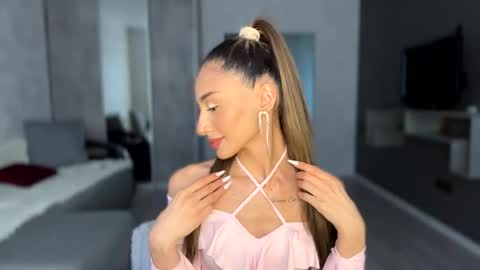 Alissa online show from 05/17/26, 01:51