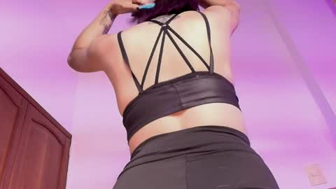 AlissaNix online show from 04/01/26, 01:39