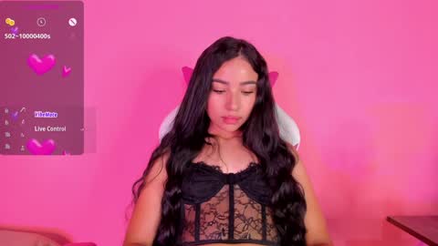 Snapshot of alissarose_ chatting on 02/04/25, 11:06 Mara Isabel online show from 02/04/25, 11:06