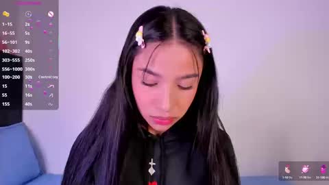 Snapshot of alissarose_ chatting on 09/09/25, 12:21 Mara Isabel online show from 09/09/25, 12:21