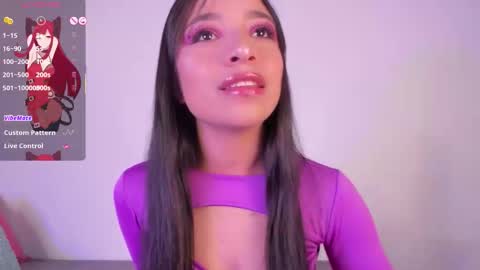 Snapshot of alissarose_ chatting on 10/10/25, 11:37 Mara Isabel online show from 10/10/25, 11:37
