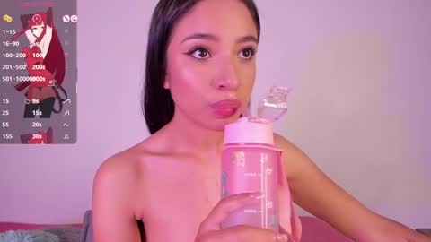 Snapshot of alissarose_ chatting on 10/20/25, 11:05 Mara Isabel online show from 10/20/25, 11:05