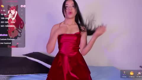 Snapshot of alissarose_ chatting on 11/08/25, 02:01 Mara Isabel online show from 11/08/25, 02:01