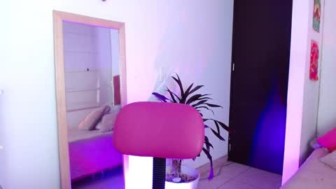 alissesallie_ online show from 01/19/25, 11:10