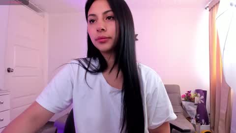 Snapshot of alissia_viera chatting on 03/09/25, 01:37 iraide online show from 03/09/25, 01:37