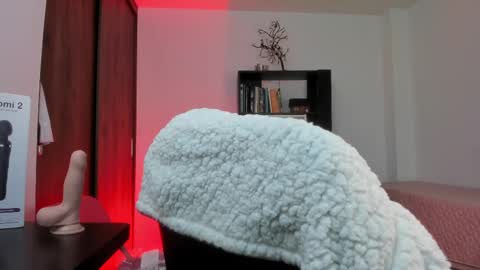 Snapshot of alissia_viera chatting on 09/16/25, 08:43 iraide online show from 09/16/25, 08:43