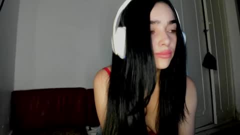 Alisson369  online show from 04/21/26, 08:20