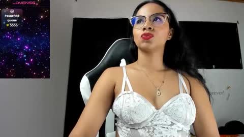 Snapshot of alisson_hoffman05 chatting on 01/14/25, 04:04 Alisson hoffman05 online show from 01/14/25, 04:04