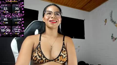 Snapshot of alisson_hoffman05 chatting on 02/21/25, 04:37 Alisson hoffman05 online show from 02/21/25, 04:37