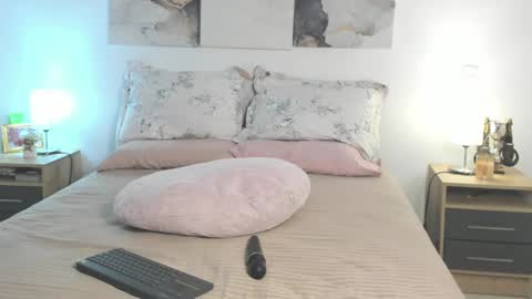 Snapshot of alissonroyce chatting on 02/16/25, 12:41 Goddess  online show from 02/16/25, 12:41