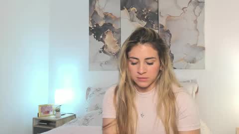 Snapshot of alissonroyce chatting on 03/12/25, 02:20 Goddess  online show from 03/12/25, 02:20