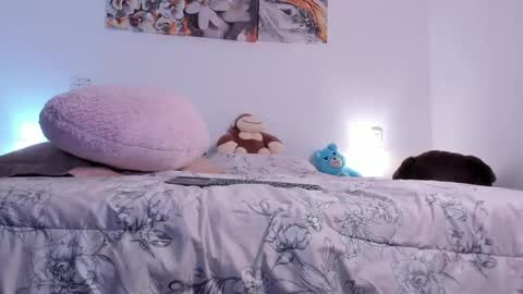 Snapshot of alissonroyce chatting on 10/14/25, 02:01 Goddess  online show from 10/14/25, 02:01