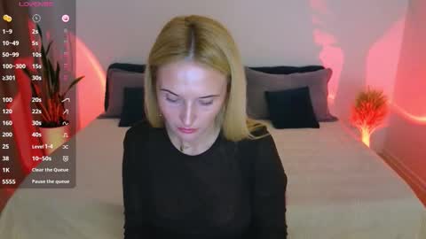 alisssarose online show from 10/14/25, 09:04