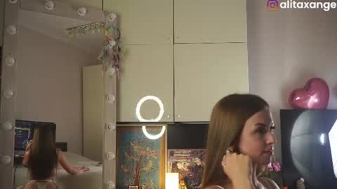 Snapshot of alitaangel_ chatting on 07/20/26, 06:43 A L I T A online show from 07/20/26, 06:43