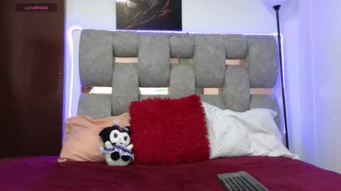 alix_kitty_ online show from 02/17/26, 08:26