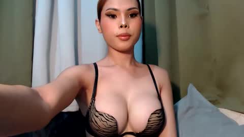 Snapshot of aliyah_bucks chatting on 05/24/26, 07:02 hello your lovely ALIYAH online show from 05/24/26, 07:02