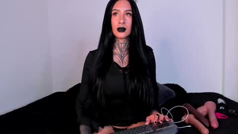 Snapshot of aliz_01 chatting on 09/27/25, 12:15 Aliz online show from 09/27/25, 12:15