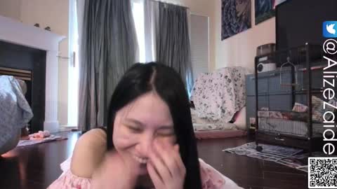 Alize Zaide online show from 12/01/25, 08:47