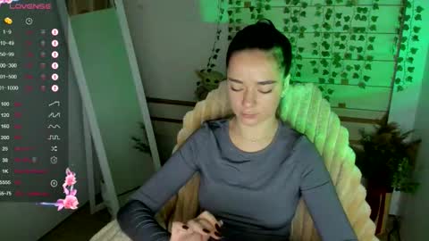 Snapshot of allana_dream chatting on 09/19/25, 06:48 Allana online show from 09/19/25, 06:48