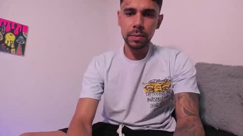 Snapshot of allanbarreto chatting on 12/22/25, 01:35 Allan online show from 12/22/25, 01:35