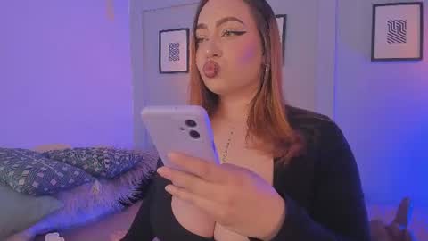 Snapshot of allasska_ chatting on 06/11/26, 04:32 Laura online show from 06/11/26, 04:32