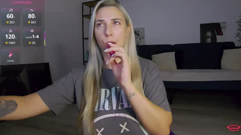 A day u didnt smile is a lost day online show from 10/14/25, 05:36