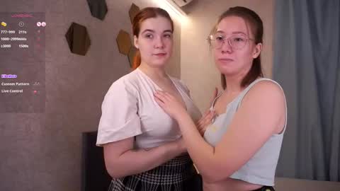Snapshot of alleenvanhofwegen chatting on 10/19/25, 06:36 Rin online show from 10/19/25, 06:36