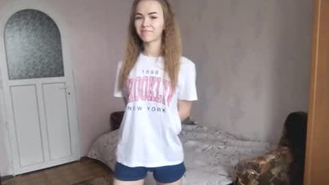 Snapshot of allegraschroeter chatting on 11/23/25, 07:08 Anna online show from 11/23/25, 07:08