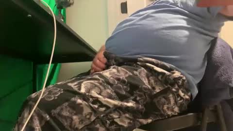 Allergictolove online show from 12/19/24, 12:34