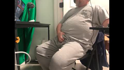 Allergictolove online show from 02/23/25, 03:18