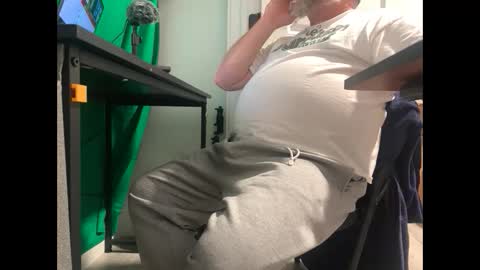 Allergictolove online show from 03/10/25, 08:23