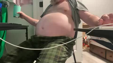 Allergictolove online show from 11/25/25, 04:40