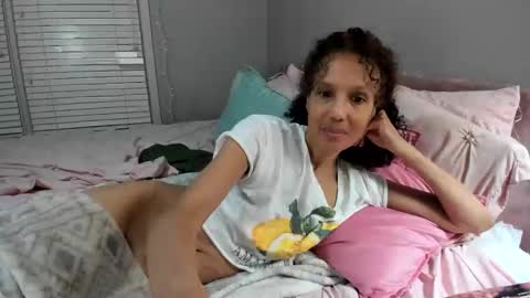 wishlist on bio online show from 03/10/25, 01:01