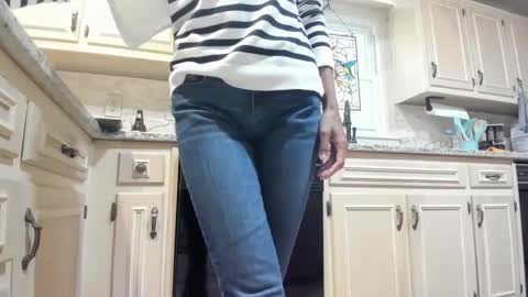 wishlist on bio online show from 09/08/25, 04:17