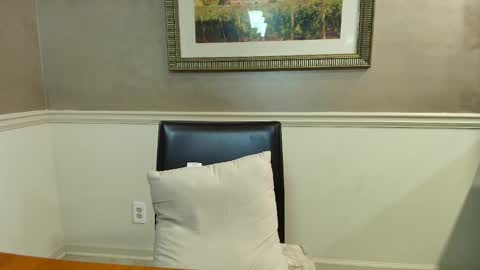 wishlist on bio online show from 10/08/25, 08:50