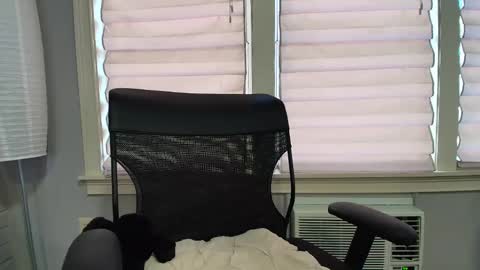 wishlist on bio online show from 10/22/25, 07:24