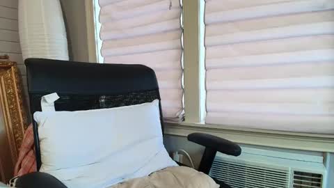 wishlist on bio online show from 02/13/26, 10:17