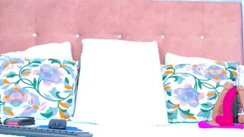 Allicia online show from 11/18/25, 07:18