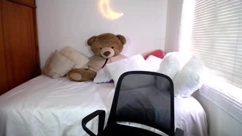 Allie  online show from 01/31/25, 07:18