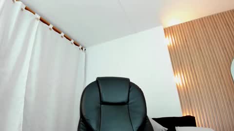 allison_fosther online show from 11/11/25, 05:40