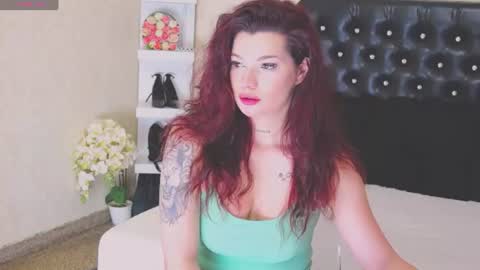 Snapshot of allisonn223 chatting on 06/12/26, 01:21 Deea online show from 06/12/26, 01:21