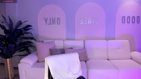 Allison Rogers online show from 03/02/25, 05:14