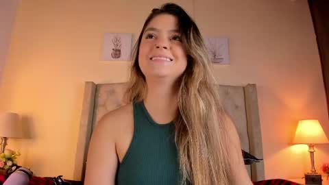 Snapshot of allisson_m chatting on 04/21/26, 12:11 allisson online show from 04/21/26, 12:11