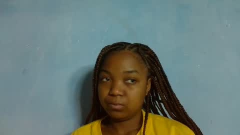 allizida01 online show from 11/19/25, 07:41