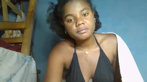 allizida01 online show from 11/23/25, 02:11